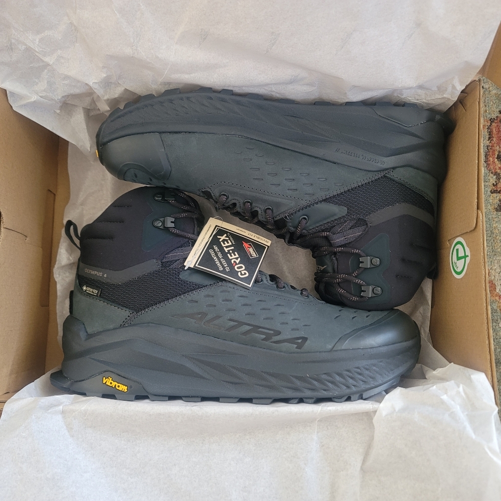 Olympus 6 Hike Mid GTX Mens SIZE 11 - Never Worn